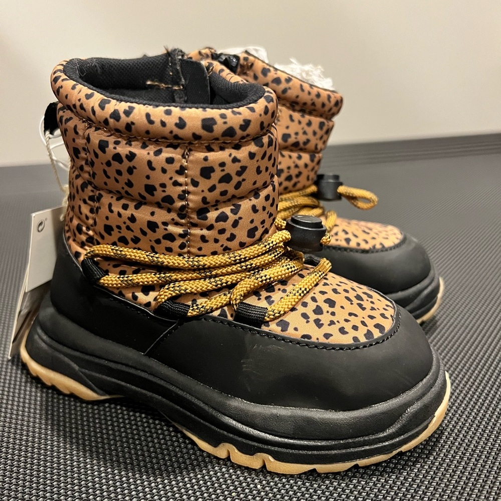 NWT Zara Toddler Quilted Boots 9